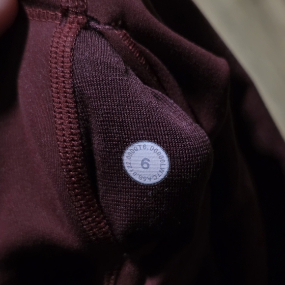 Lululemon Wunder Train High-Rise. Maroon Color - Picture 6 of 7